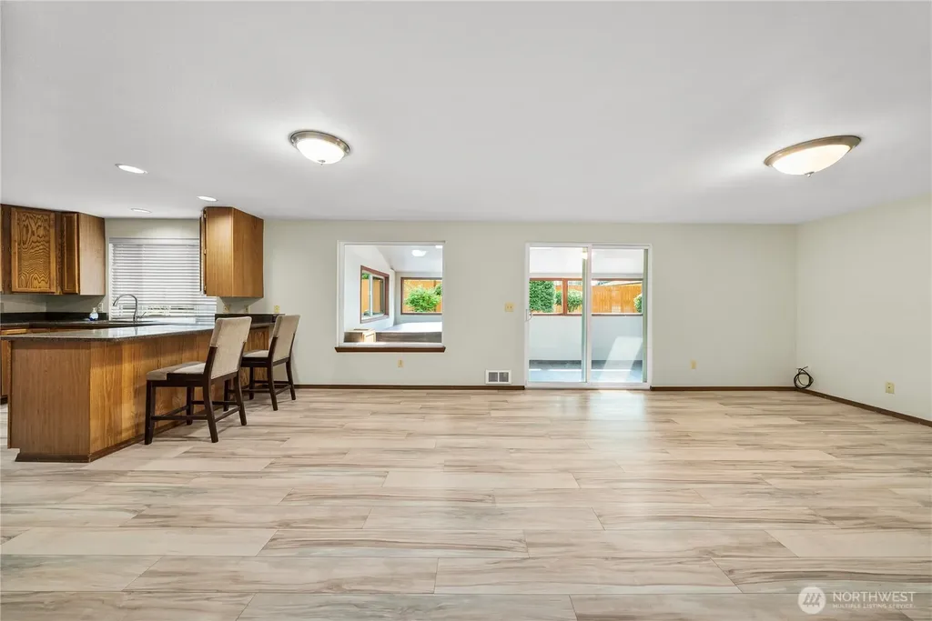 820 Monroe Avenue NE Renton WA 98056