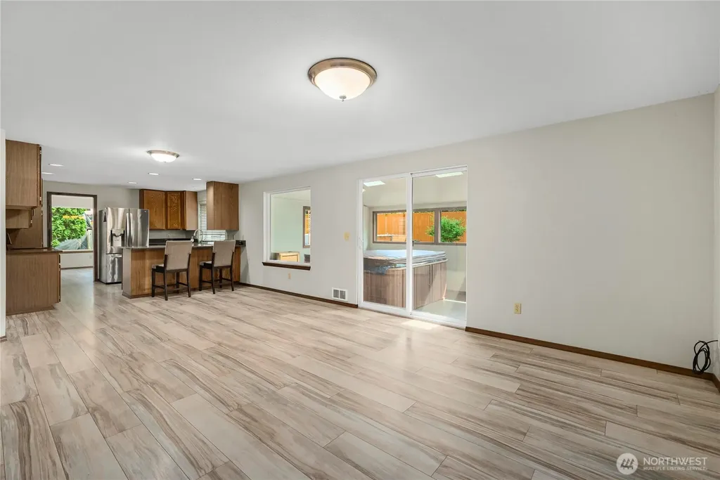 820 Monroe Avenue NE Renton WA 98056