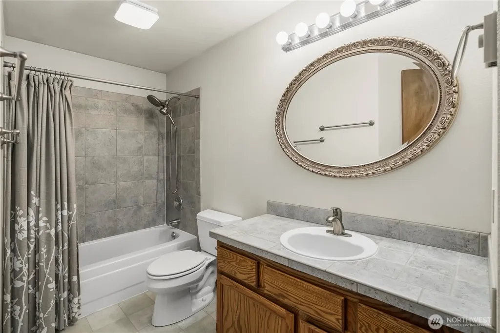 820 Monroe Avenue NE Renton WA 98056