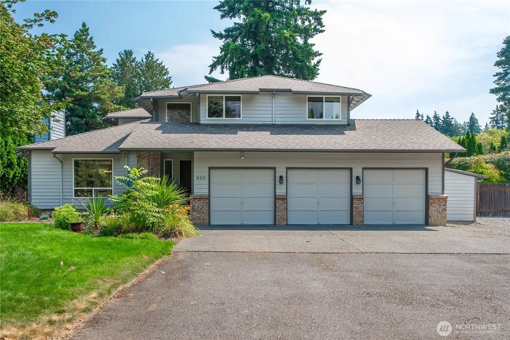 820 Monroe Avenue NE Renton WA 98056