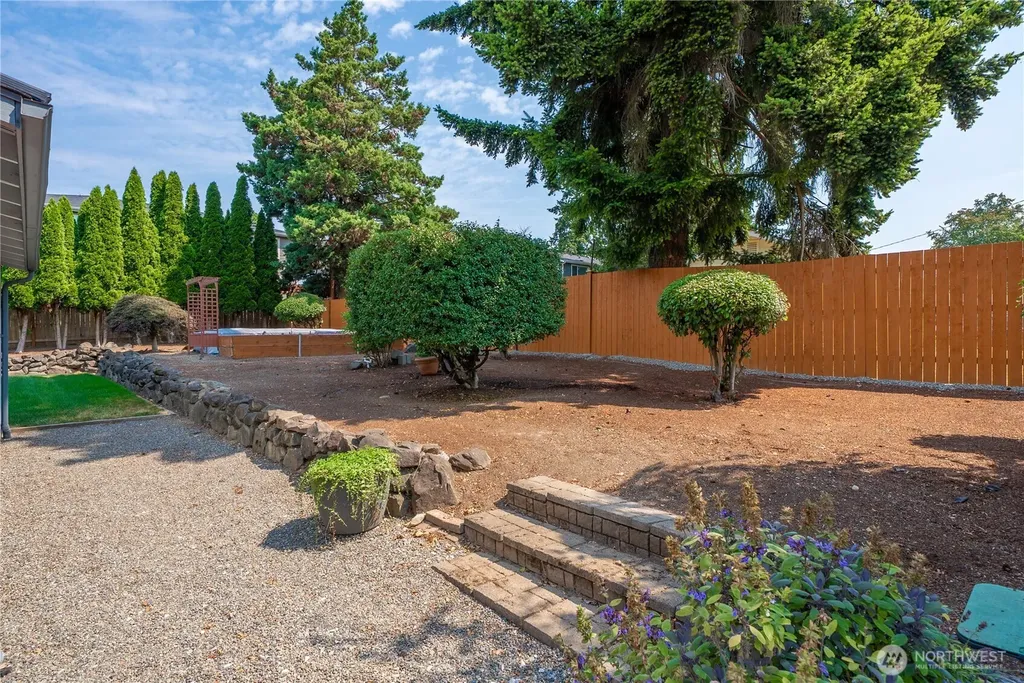 820 Monroe Avenue NE Renton WA 98056