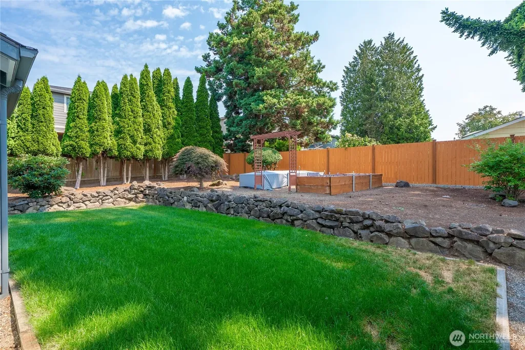 820 Monroe Avenue NE Renton WA 98056