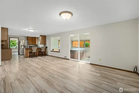 820 Monroe Avenue NE Renton WA 98056