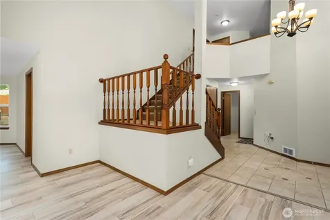 820 Monroe Avenue NE Renton WA 98056