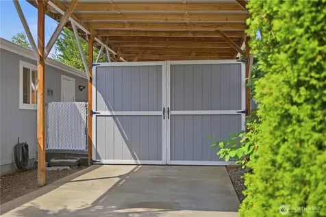 10015 189th Street E Puyallup WA 98375