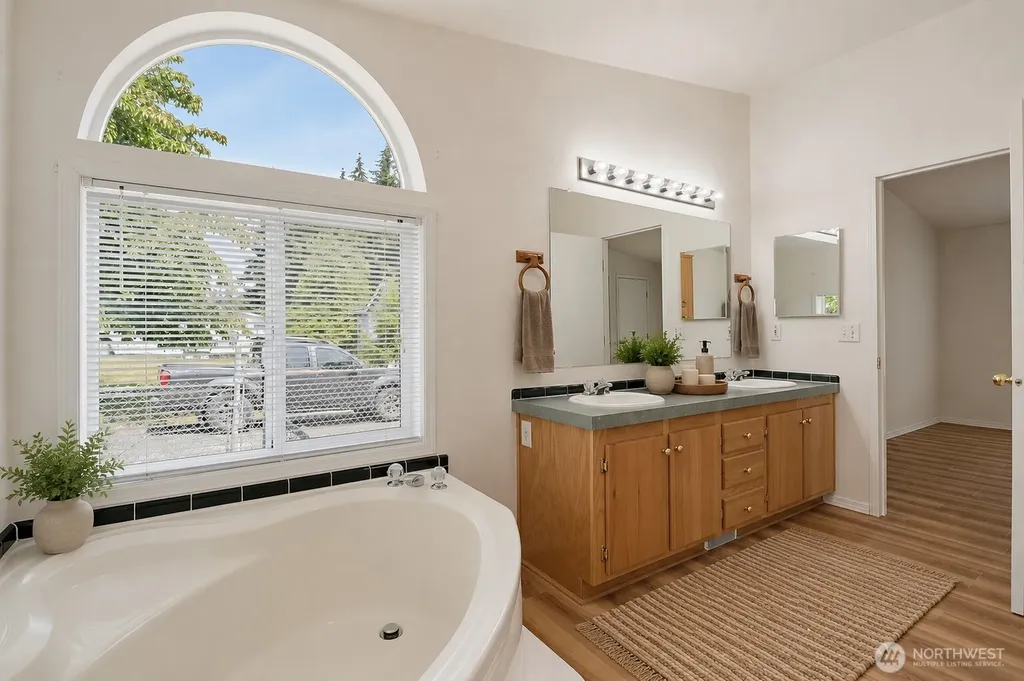13111 213th Avenue Ct E Bonney Lake WA 98391
