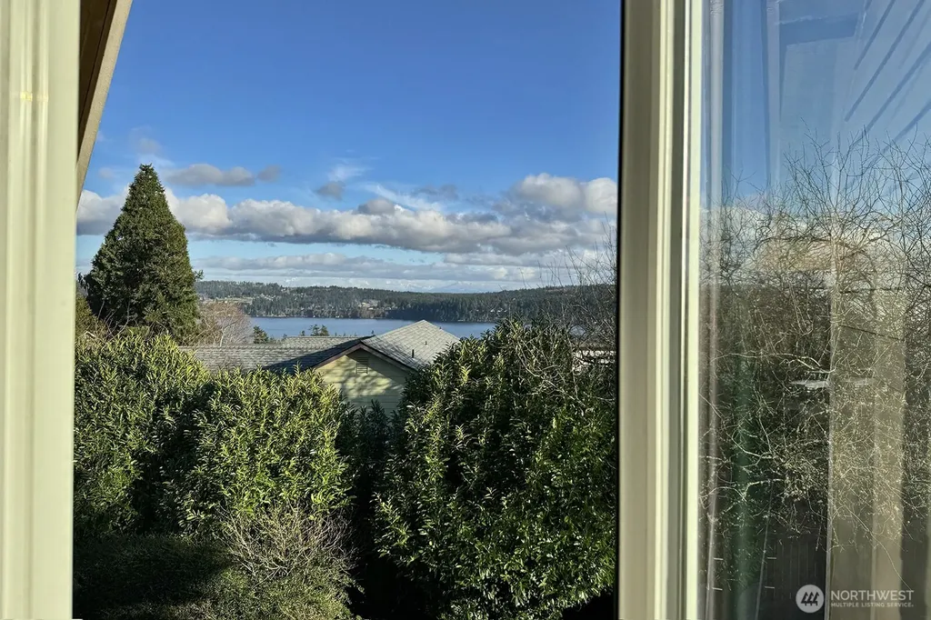 4876 Breezefair Road Freeland WA 98249
