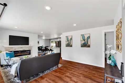 24930 237th Avenue SE Maple Valley WA 98038