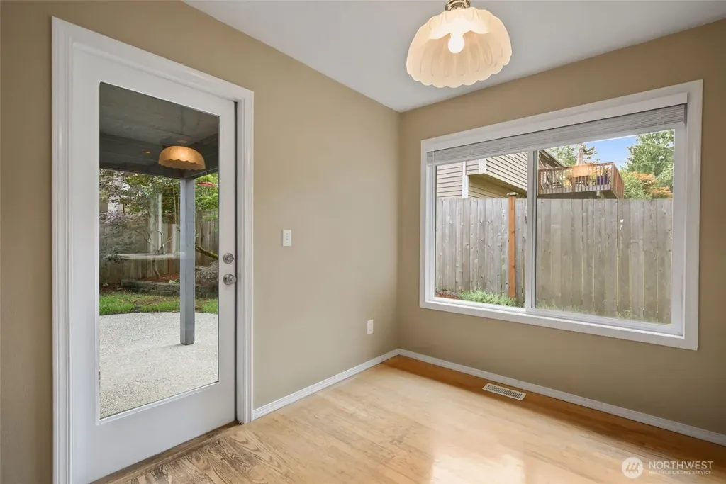 8021 NE 122nd Place Kirkland WA 98034