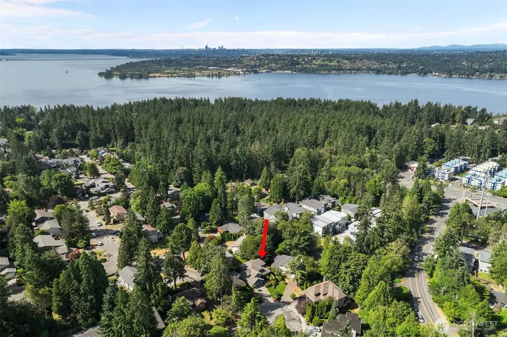 8021 NE 122nd Place Kirkland WA 98034