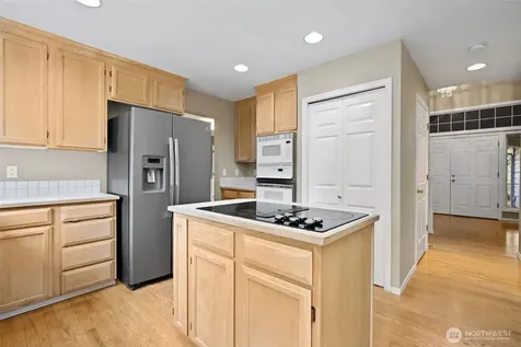 8021 NE 122nd Place Kirkland WA 98034