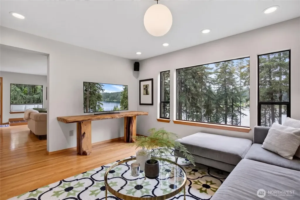 16409 Hoff Road NW Lakebay WA 98349