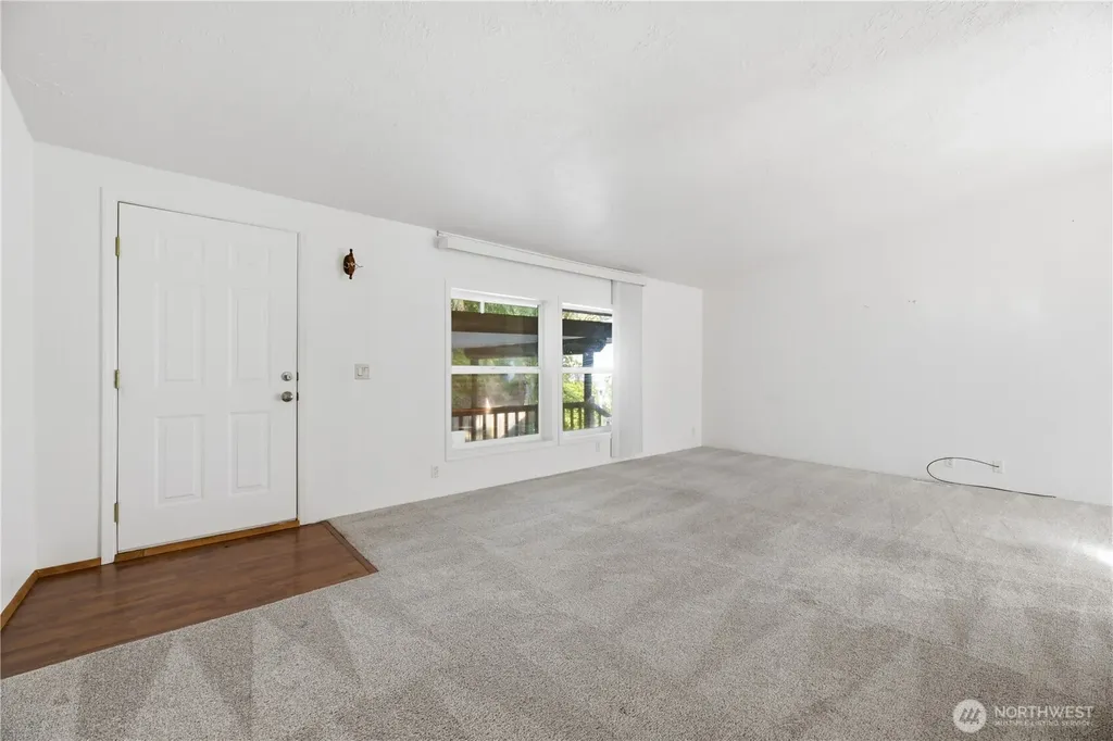 9314 Canyon Road Puyallup WA 98371