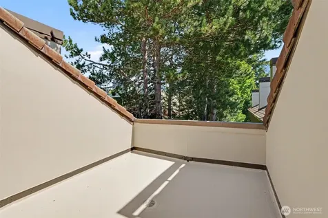 401 100th Ave NE Bellevue WA 98004