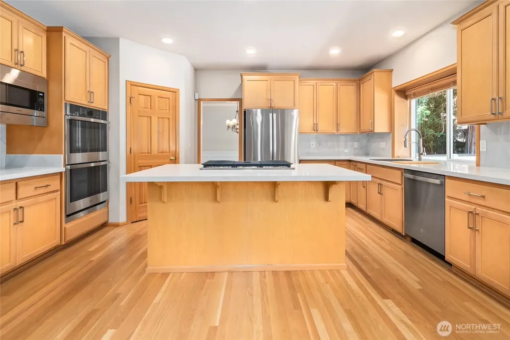 20534 NE 33rd Court NE Sammamish WA 98074