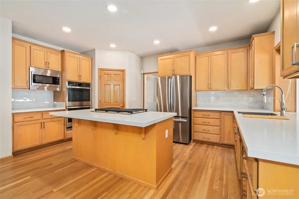 20534 NE 33rd Court NE Sammamish WA 98074