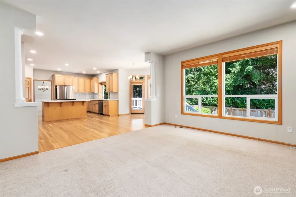 20534 NE 33rd Court NE Sammamish WA 98074