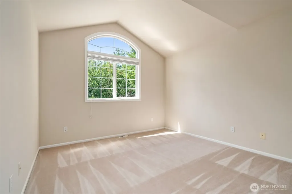 20534 NE 33rd Court NE Sammamish WA 98074