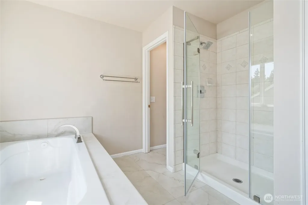 20534 NE 33rd Court NE Sammamish WA 98074