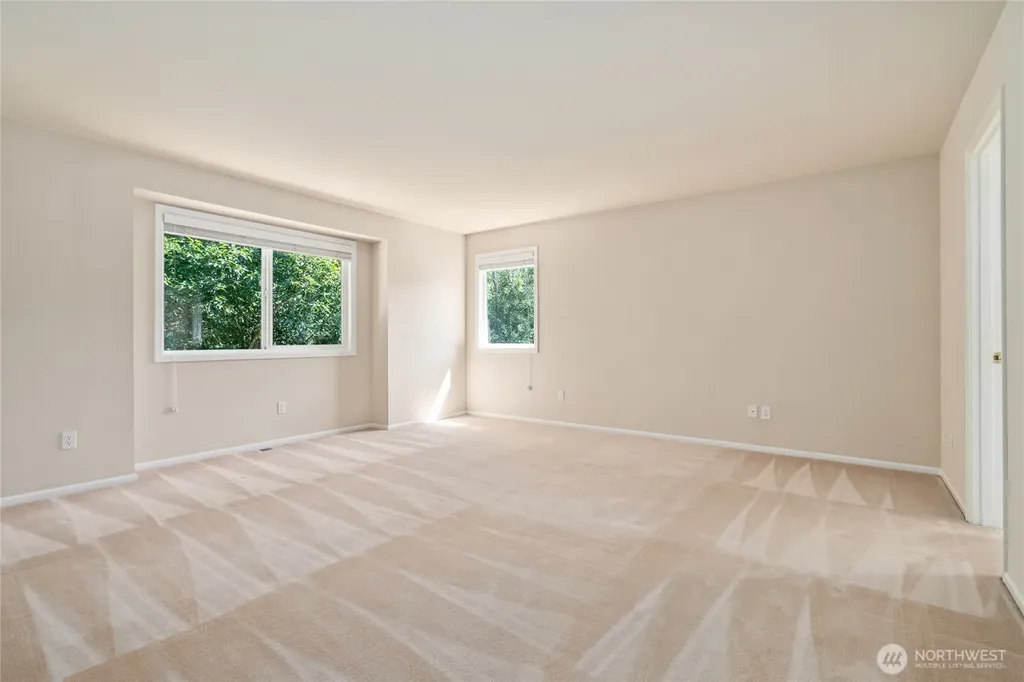 20534 NE 33rd Court NE Sammamish WA 98074