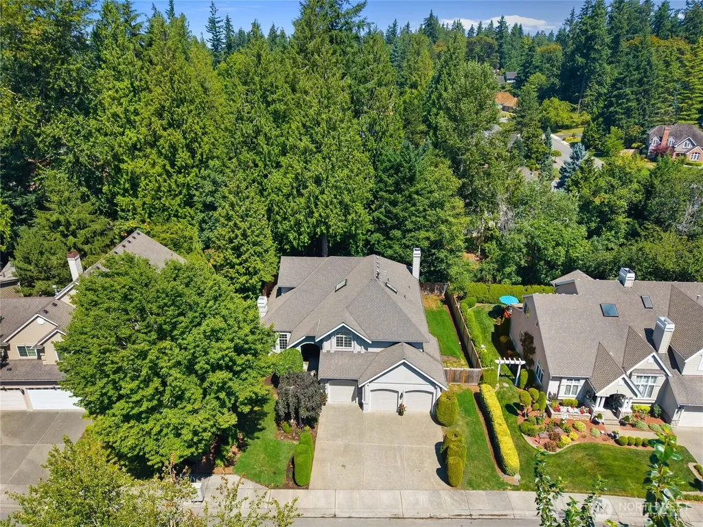 20534 NE 33rd Court NE Sammamish WA 98074
