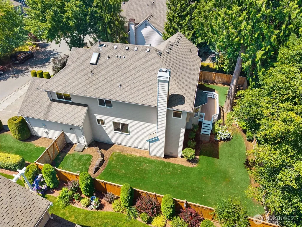 20534 NE 33rd Court NE Sammamish WA 98074