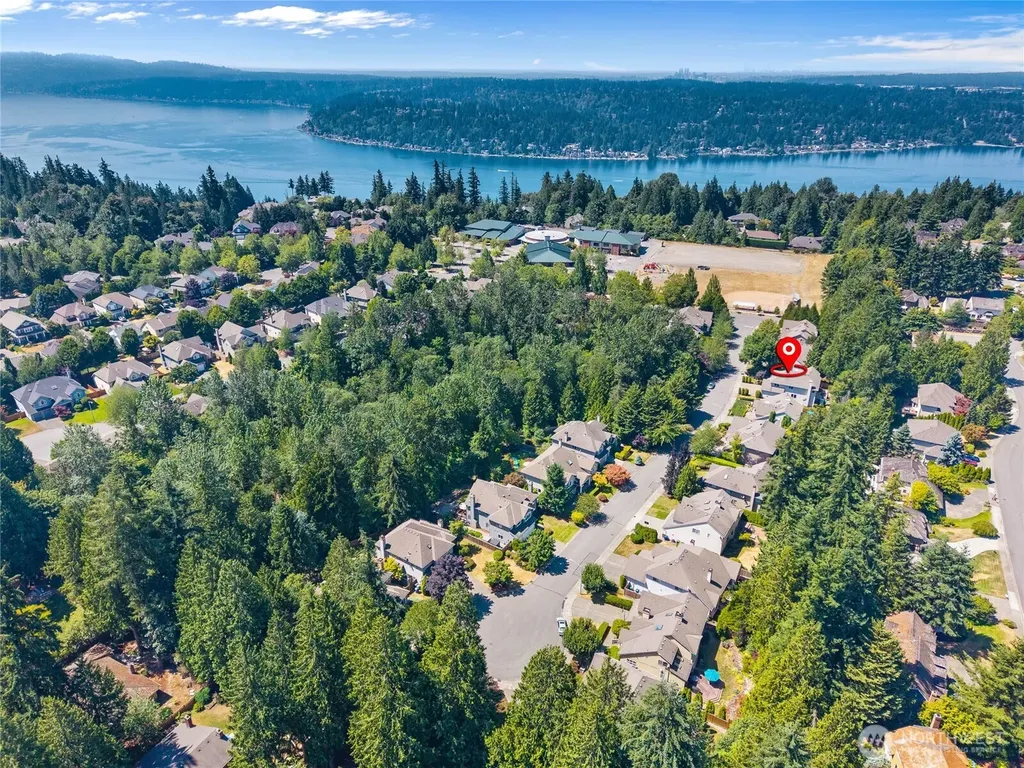 20534 NE 33rd Court NE Sammamish WA 98074