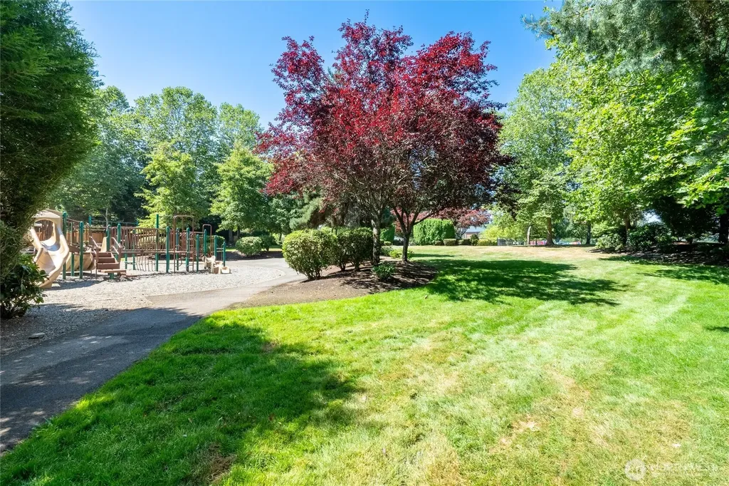 20534 NE 33rd Court NE Sammamish WA 98074