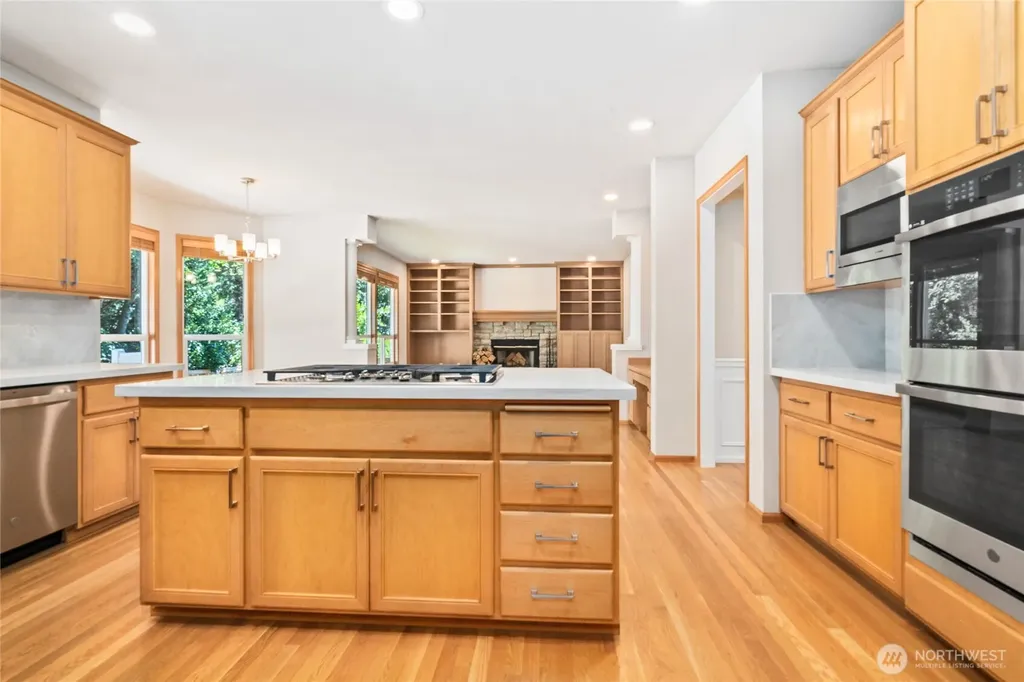 20534 NE 33rd Court NE Sammamish WA 98074