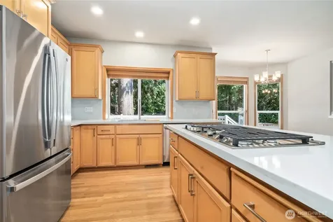 20534 NE 33rd Court NE Sammamish WA 98074