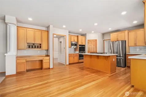 20534 NE 33rd Court NE Sammamish WA 98074
