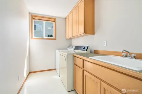 20534 NE 33rd Court NE Sammamish WA 98074