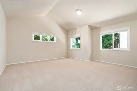 20534 NE 33rd Court NE Sammamish WA 98074