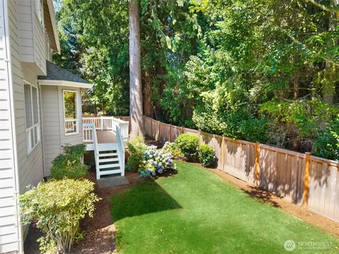 20534 NE 33rd Court NE Sammamish WA 98074