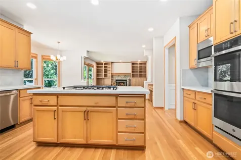 20534 NE 33rd Court NE Sammamish WA 98074