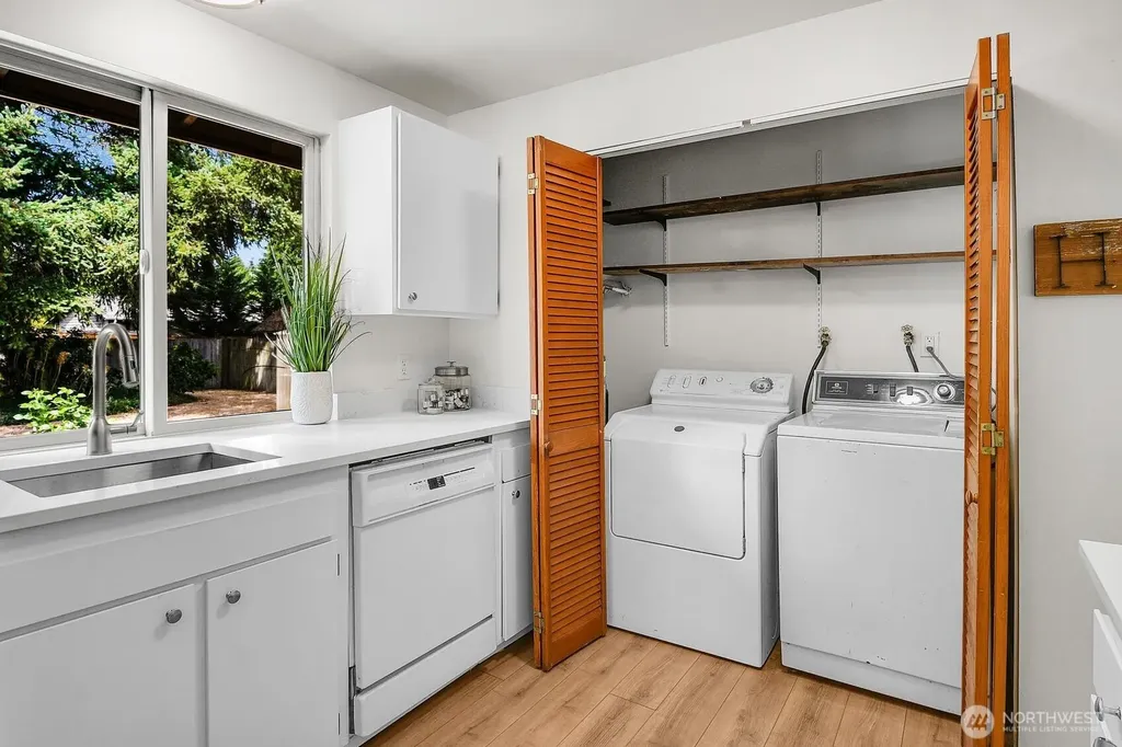 9778 NE 126th Place Kirkland WA 98034