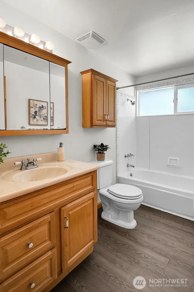 9778 NE 126th Place Kirkland WA 98034