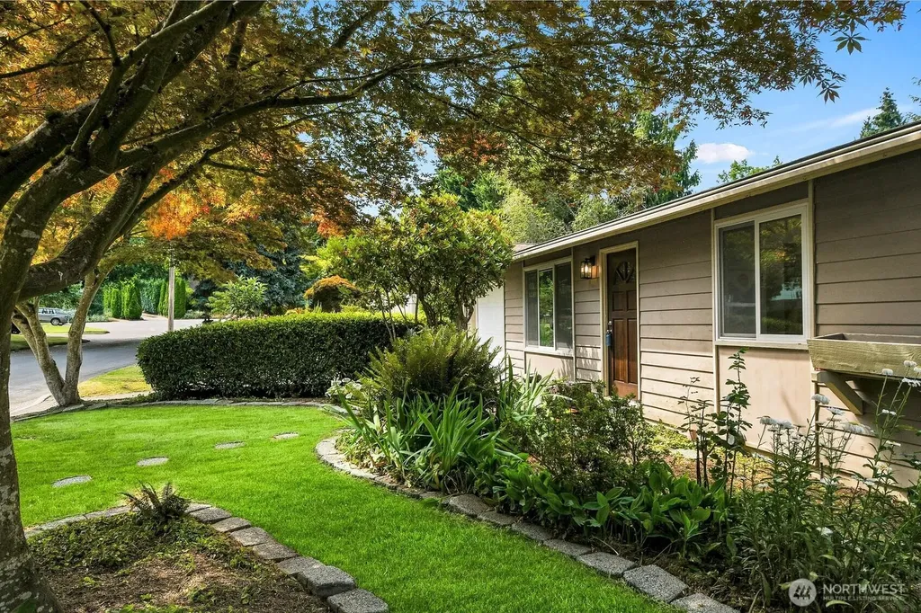 9778 NE 126th Place Kirkland WA 98034