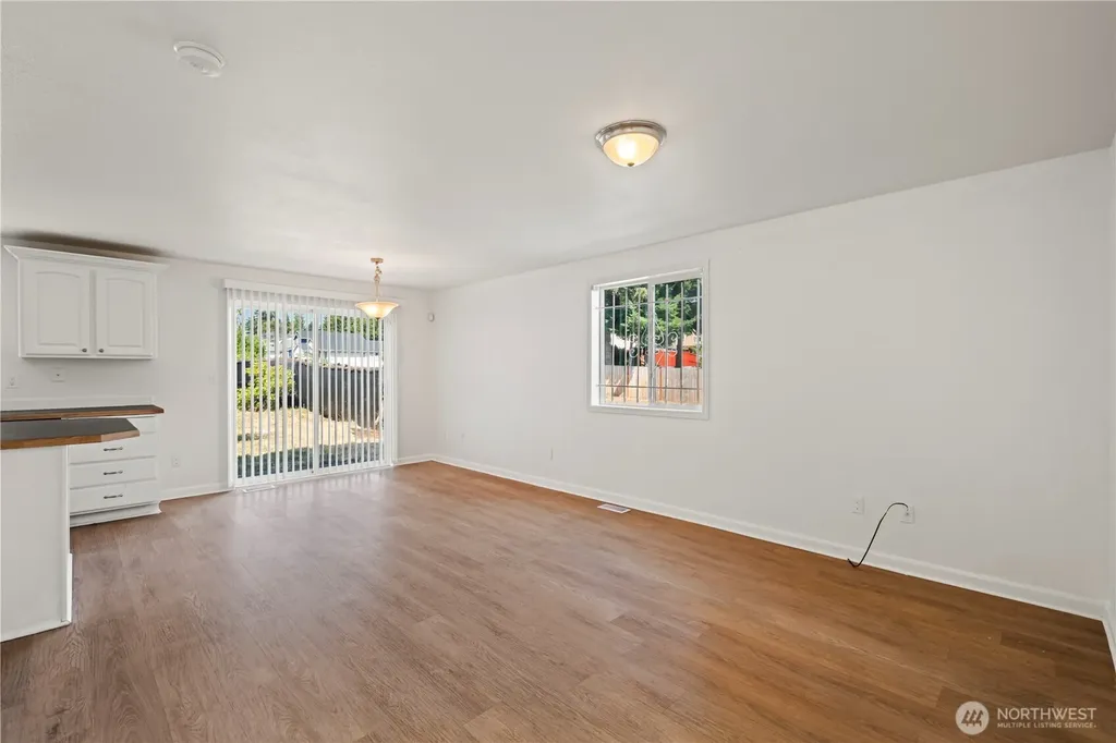 5202 E E Street Tacoma WA 98404