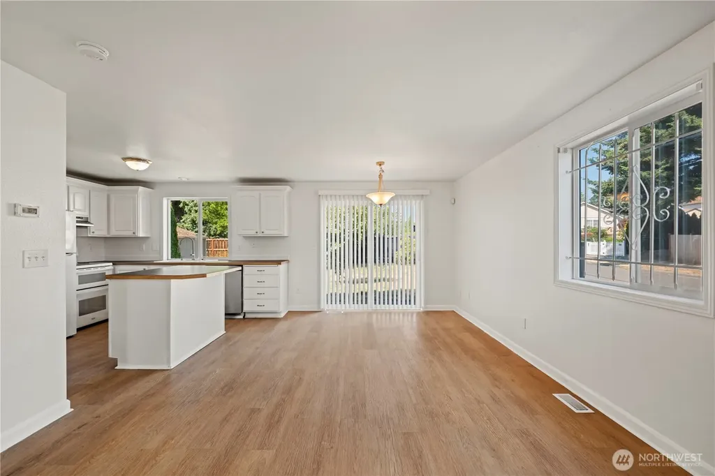 5202 E E Street Tacoma WA 98404
