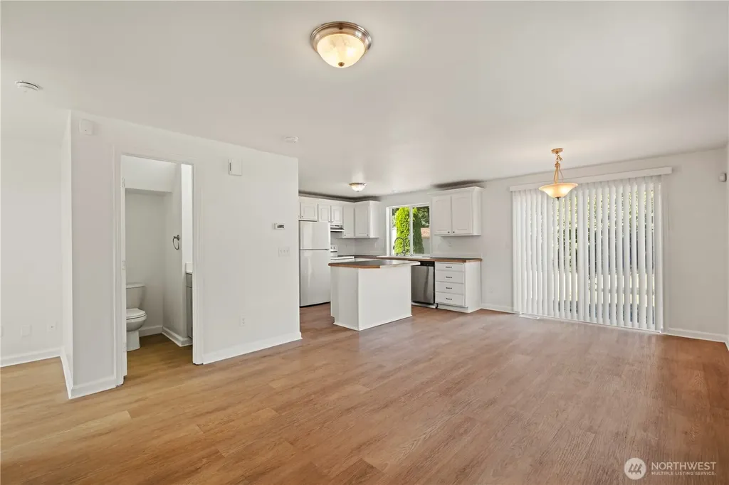 5202 E E Street Tacoma WA 98404