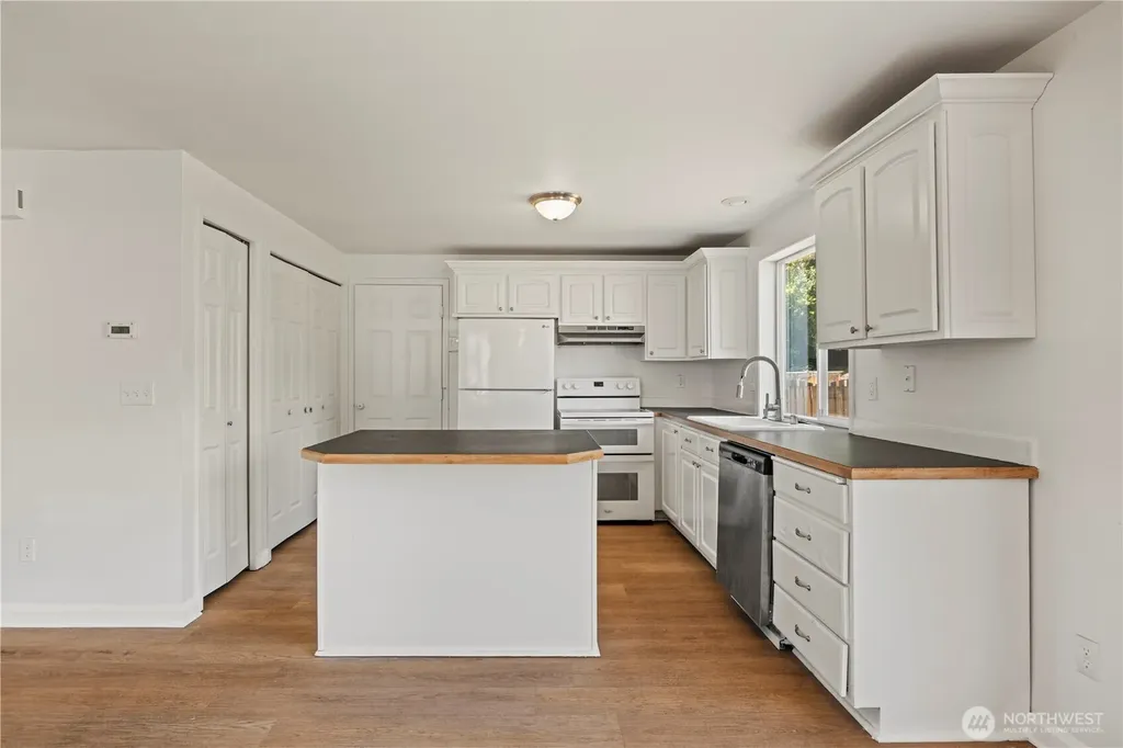 5202 E E Street Tacoma WA 98404