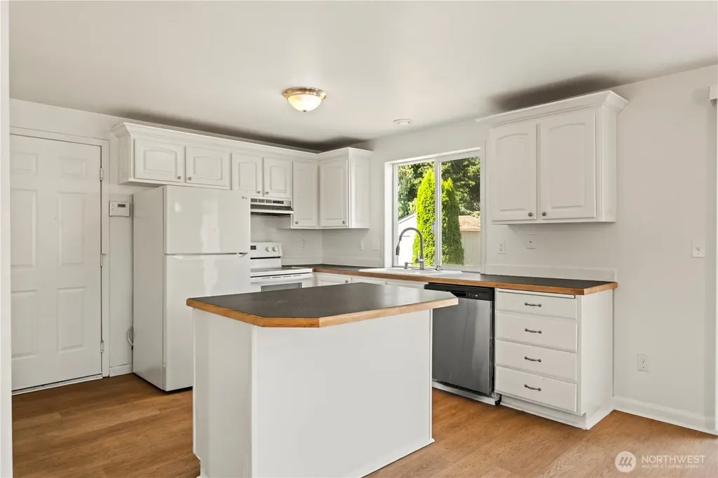 5202 E E Street Tacoma WA 98404