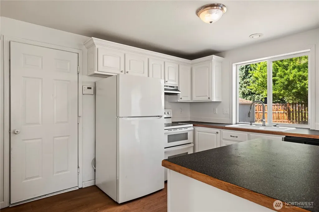 5202 E E Street Tacoma WA 98404