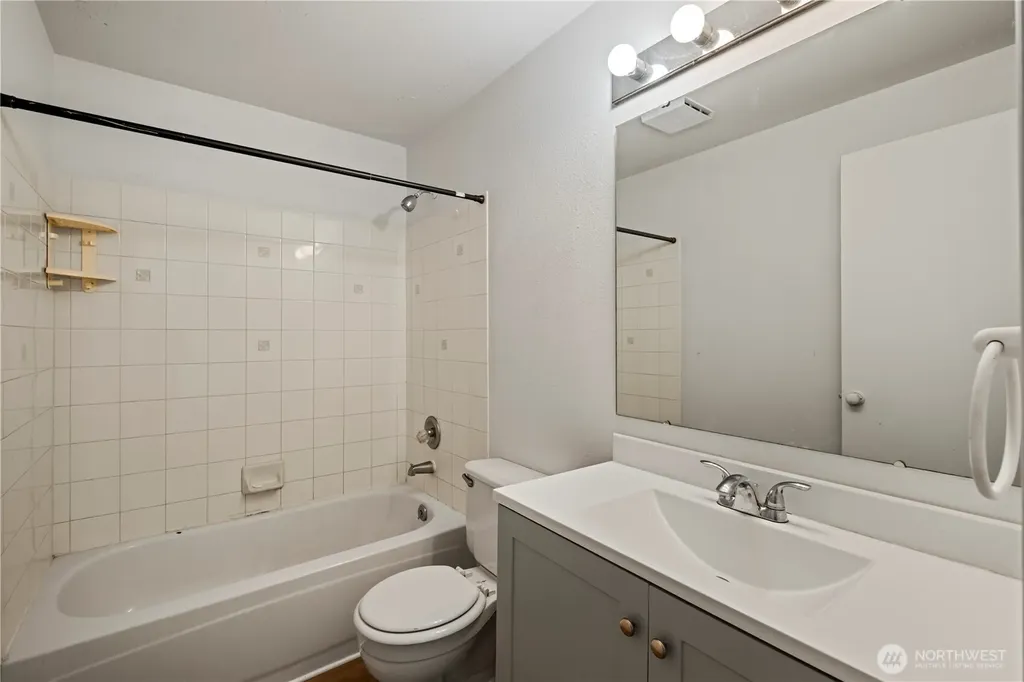 5202 E E Street Tacoma WA 98404