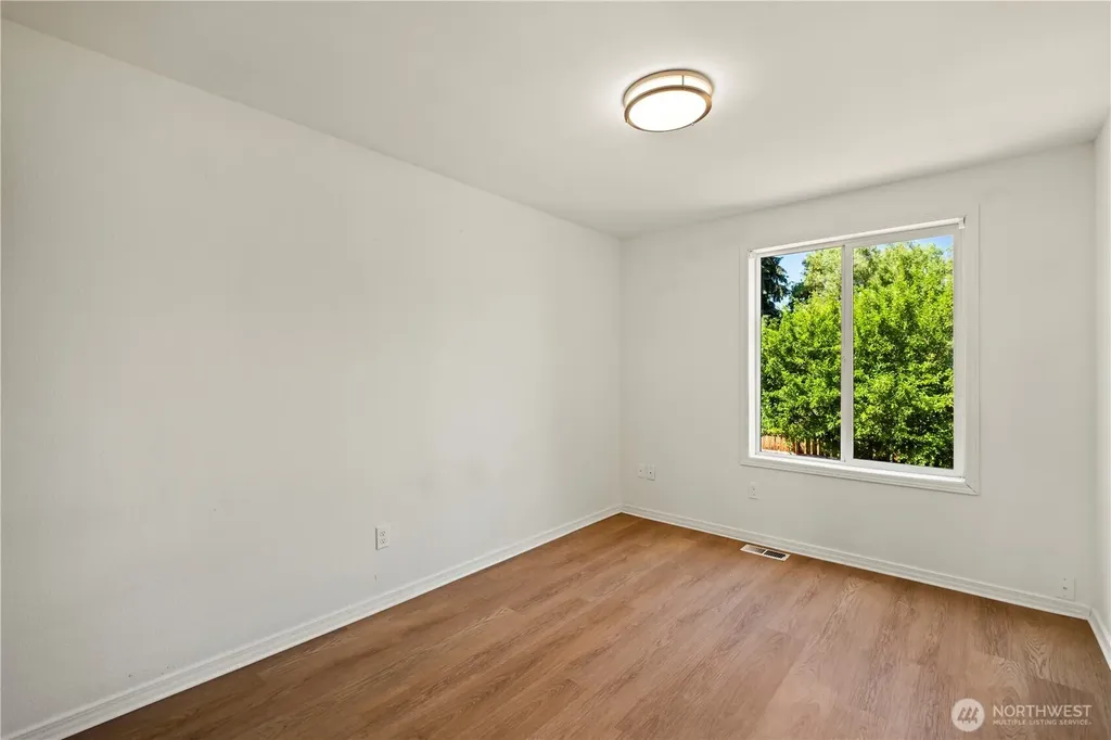5202 E E Street Tacoma WA 98404