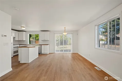5202 E E Street Tacoma WA 98404