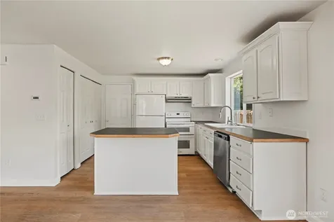 5202 E E Street Tacoma WA 98404