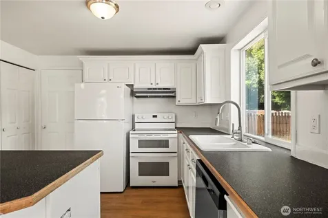 5202 E E Street Tacoma WA 98404