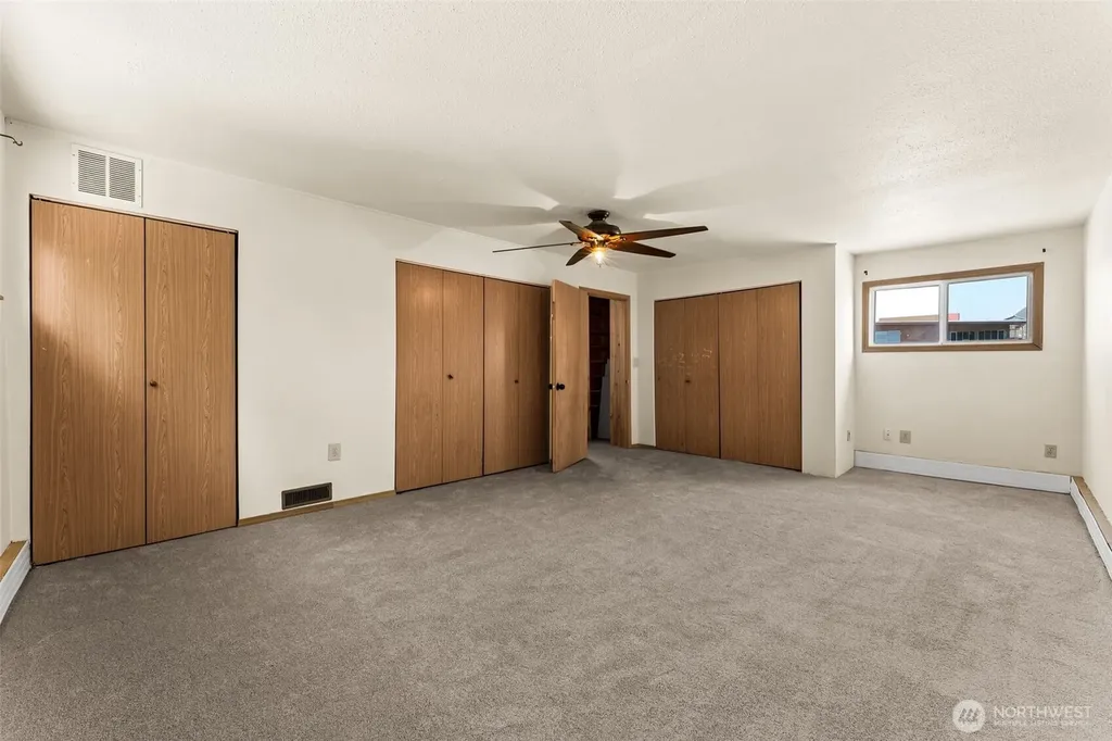 1648 Wolves Road Port Orchard WA 98366